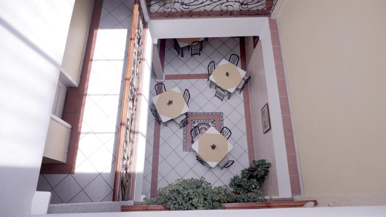 Hotel Del Calderon 昆卡 外观 照片