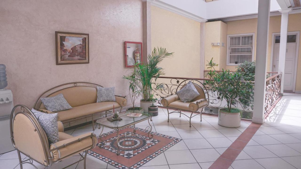 Hotel Del Calderon 昆卡 外观 照片